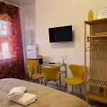 Comfort & Le בית הארחה 3*